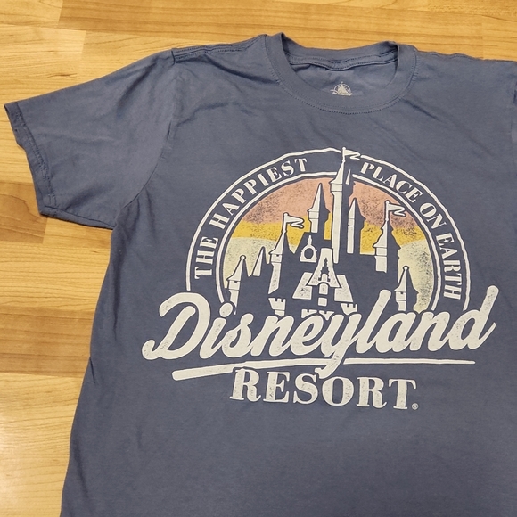 Disneyland tee shirt - Picture 2 of 6